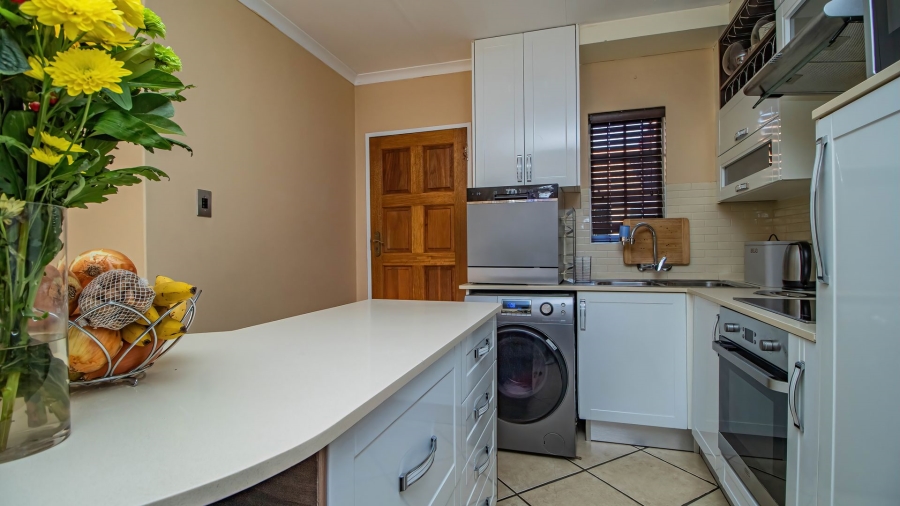 2 Bedroom Property for Sale in Illiondale Gauteng