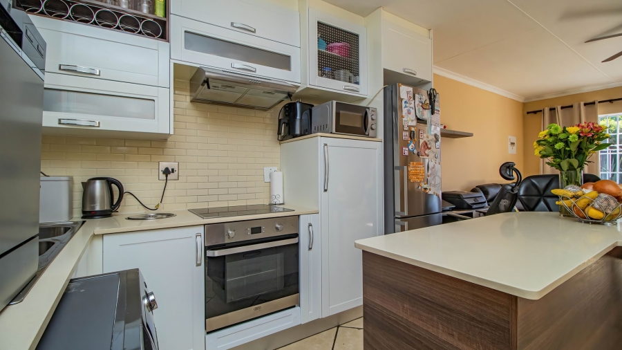 2 Bedroom Property for Sale in Illiondale Gauteng