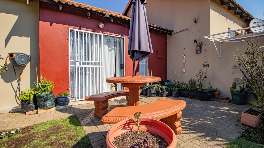 2 Bedroom Property for Sale in Illiondale Gauteng
