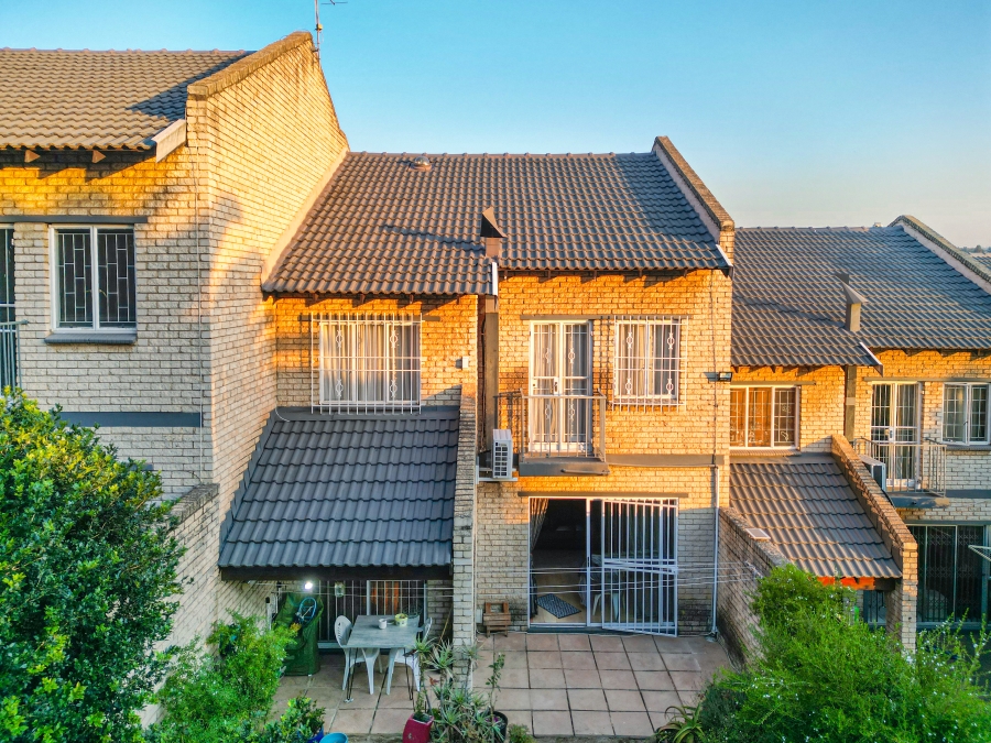 3 Bedroom Property for Sale in Morningside Manor Gauteng