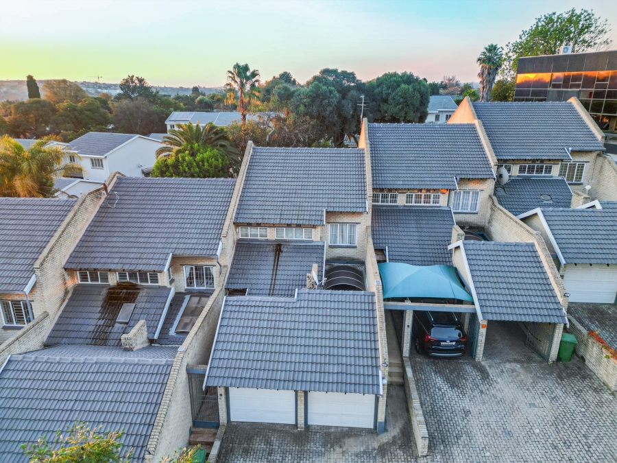 3 Bedroom Property for Sale in Morningside Manor Gauteng