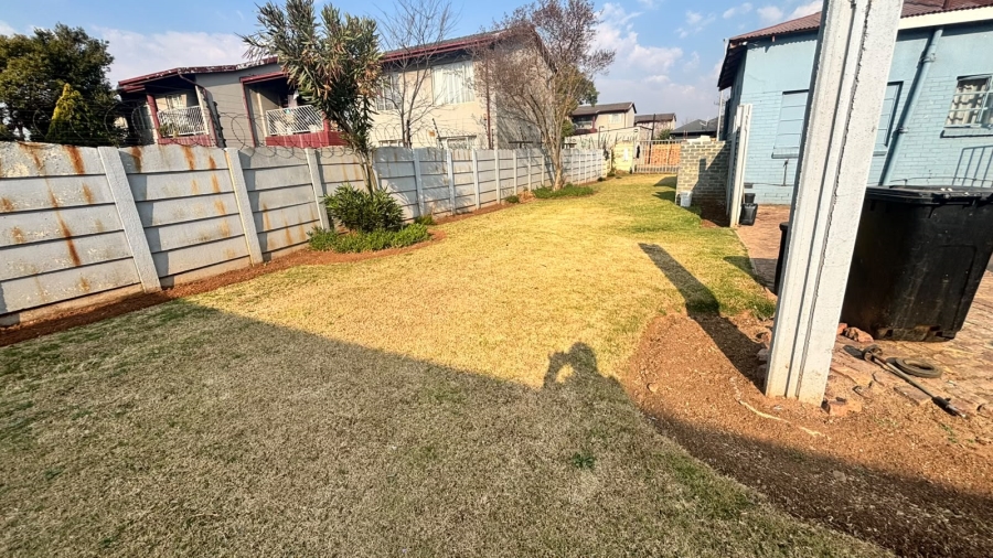 9 Bedroom Property for Sale in Lakefield Gauteng