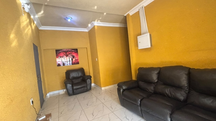 9 Bedroom Property for Sale in Lakefield Gauteng