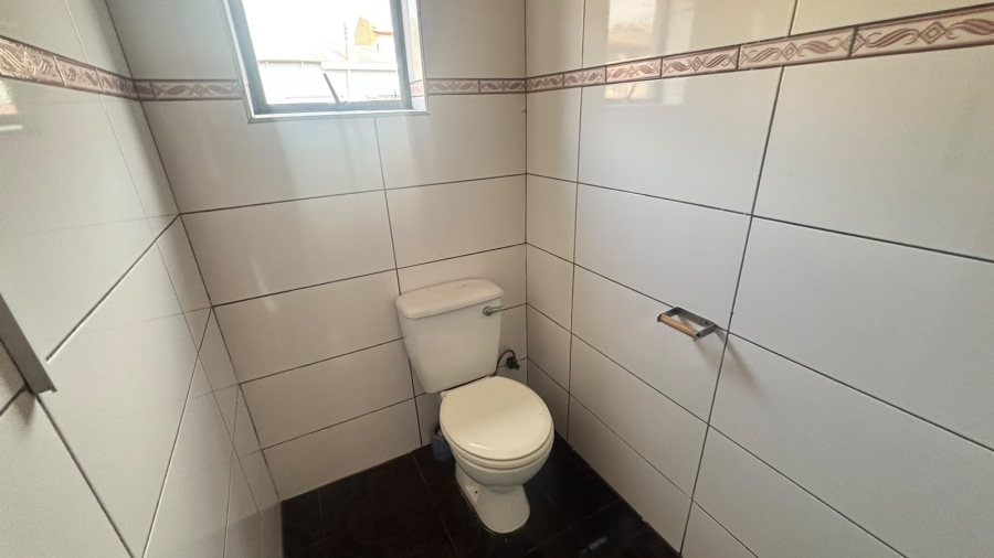 9 Bedroom Property for Sale in Lakefield Gauteng
