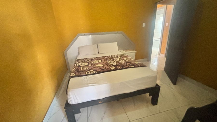 9 Bedroom Property for Sale in Lakefield Gauteng