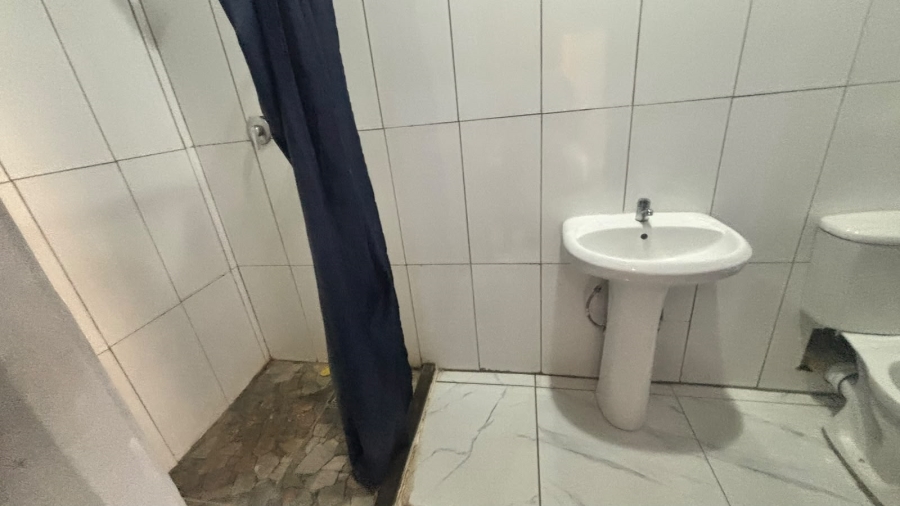 9 Bedroom Property for Sale in Lakefield Gauteng