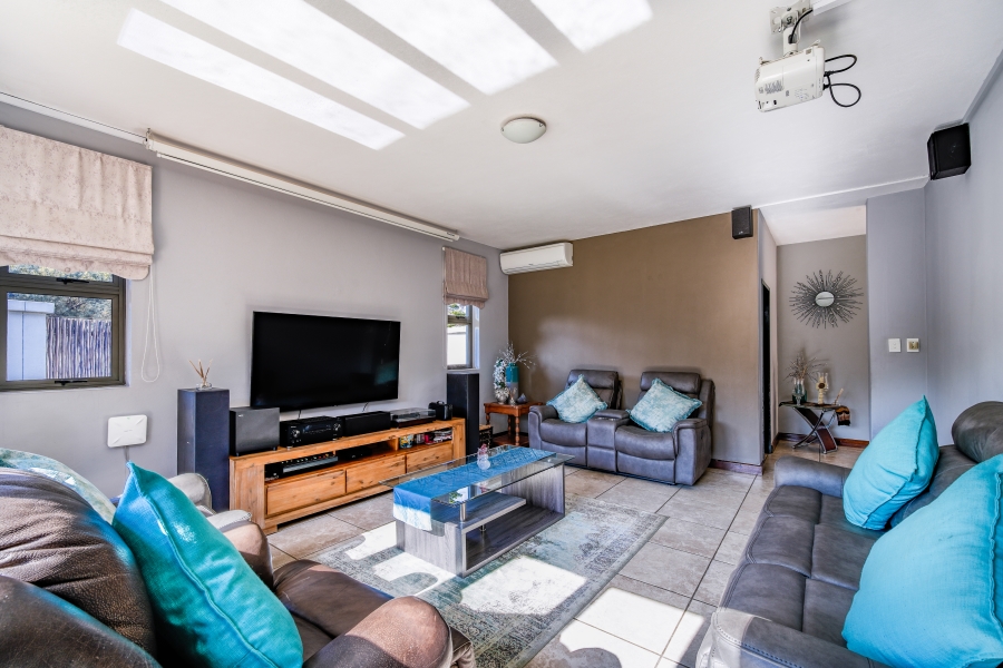 4 Bedroom Property for Sale in Willow Acres Gauteng