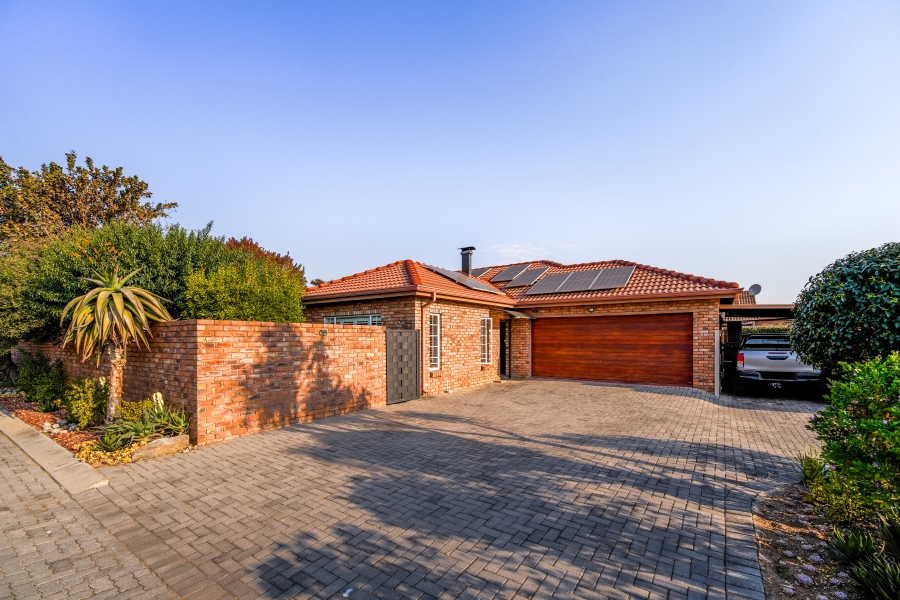 3 Bedroom Property for Sale in Elardus Park Gauteng
