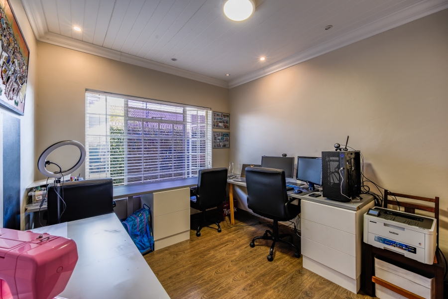 3 Bedroom Property for Sale in Elardus Park Gauteng