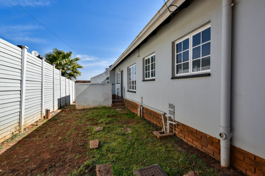 4 Bedroom Property for Sale in Die Hoewes Gauteng