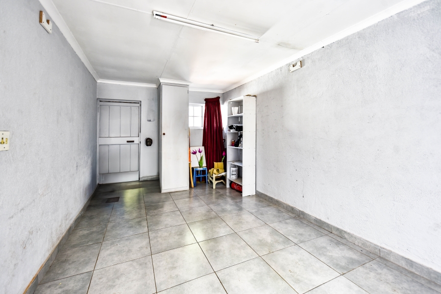 4 Bedroom Property for Sale in Die Hoewes Gauteng