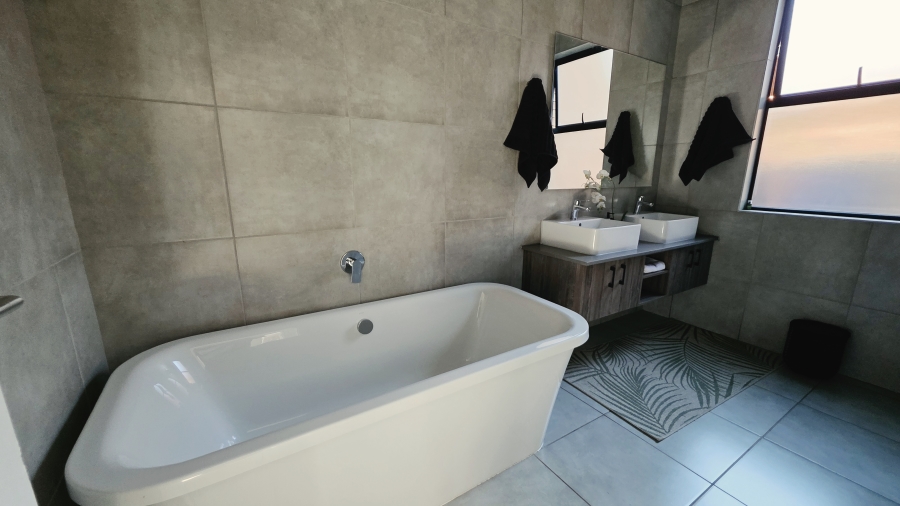 3 Bedroom Property for Sale in Six Fountains Residential Estate Gauteng
