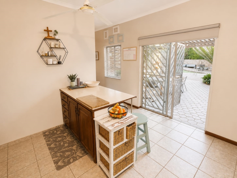 4 Bedroom Property for Sale in Rooihuiskraal North Gauteng