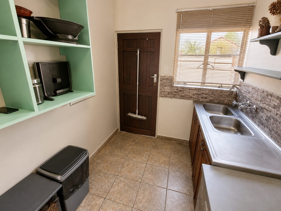 4 Bedroom Property for Sale in Rooihuiskraal North Gauteng