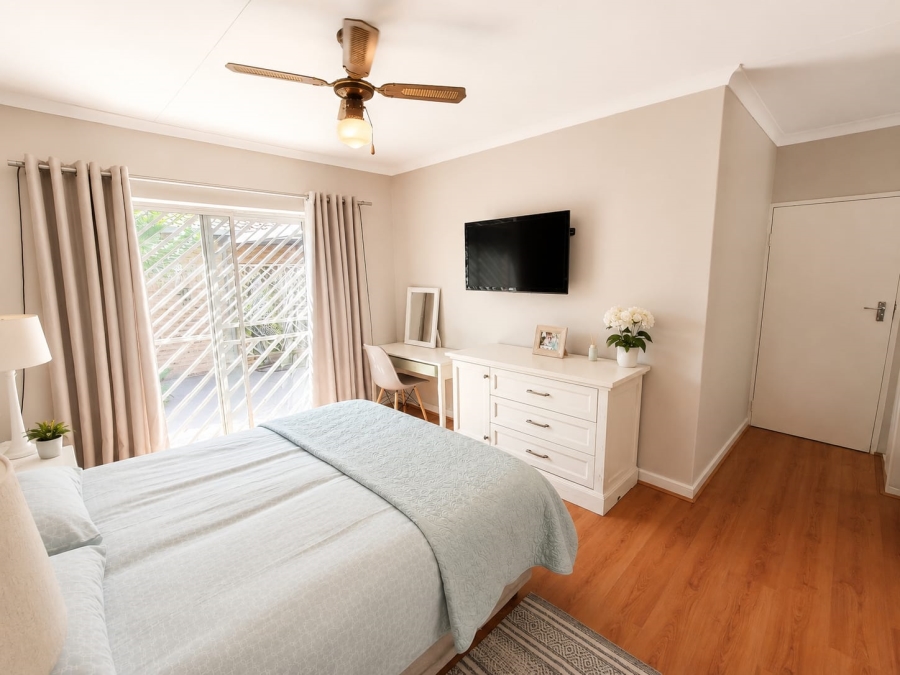 4 Bedroom Property for Sale in Rooihuiskraal North Gauteng