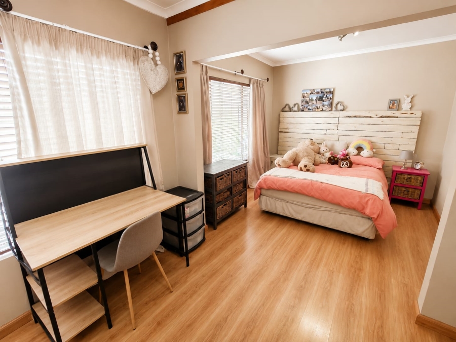 4 Bedroom Property for Sale in Rooihuiskraal North Gauteng