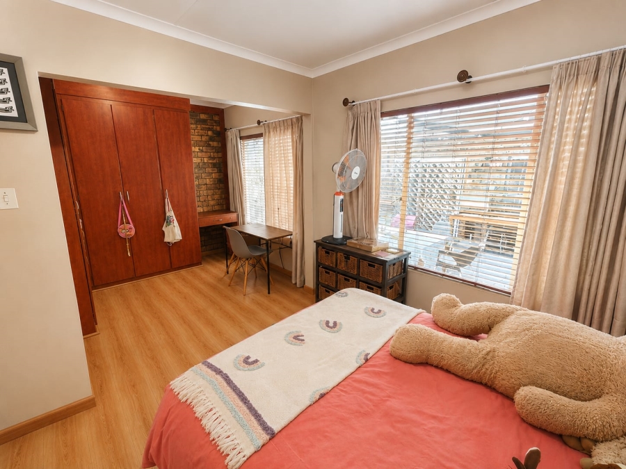 4 Bedroom Property for Sale in Rooihuiskraal North Gauteng