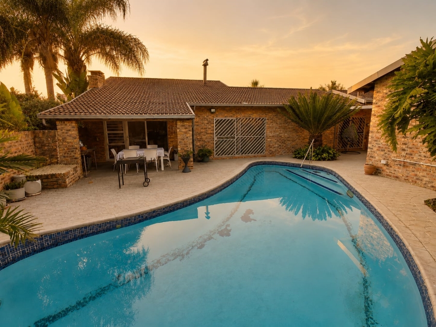 4 Bedroom Property for Sale in Rooihuiskraal North Gauteng