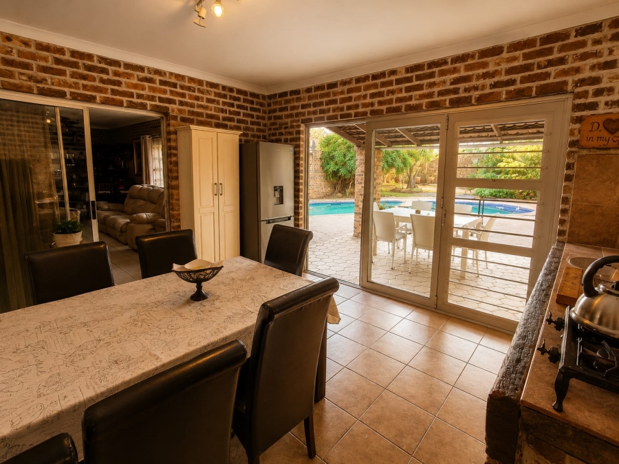 4 Bedroom Property for Sale in Rooihuiskraal North Gauteng
