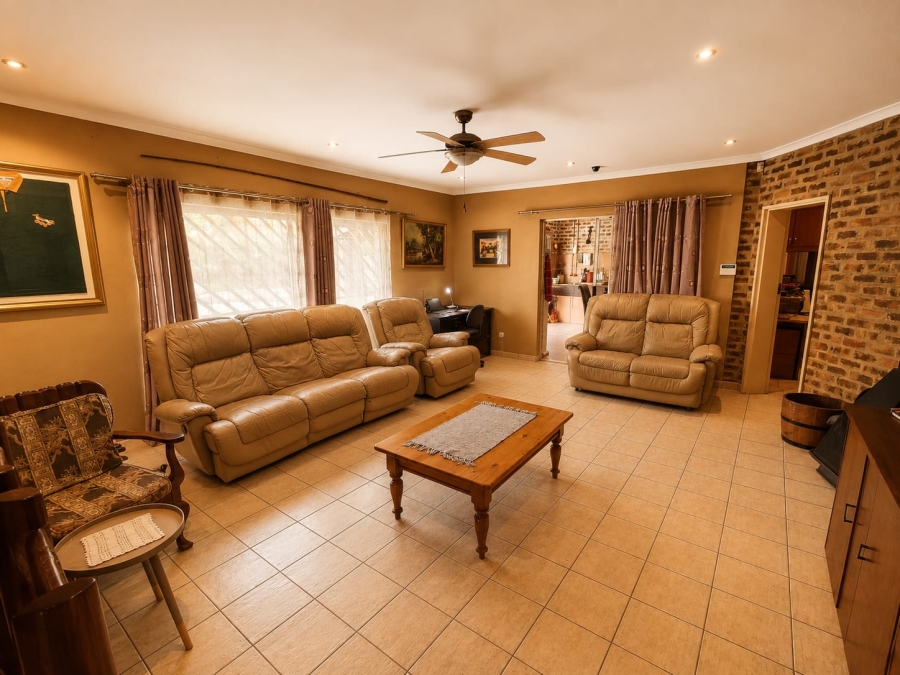 4 Bedroom Property for Sale in Rooihuiskraal North Gauteng