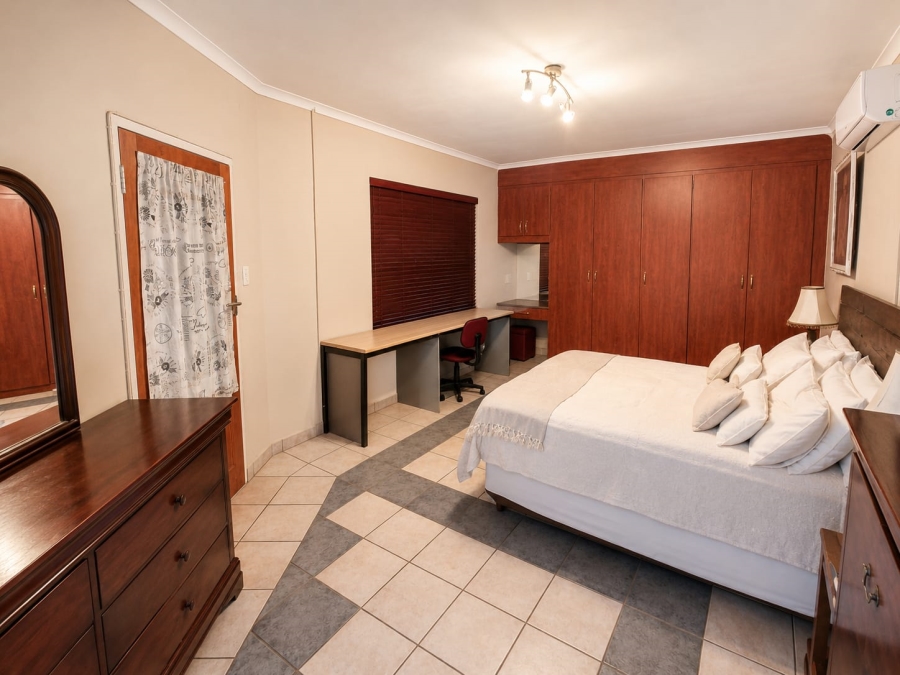 4 Bedroom Property for Sale in Rooihuiskraal North Gauteng
