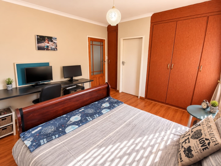4 Bedroom Property for Sale in Rooihuiskraal North Gauteng
