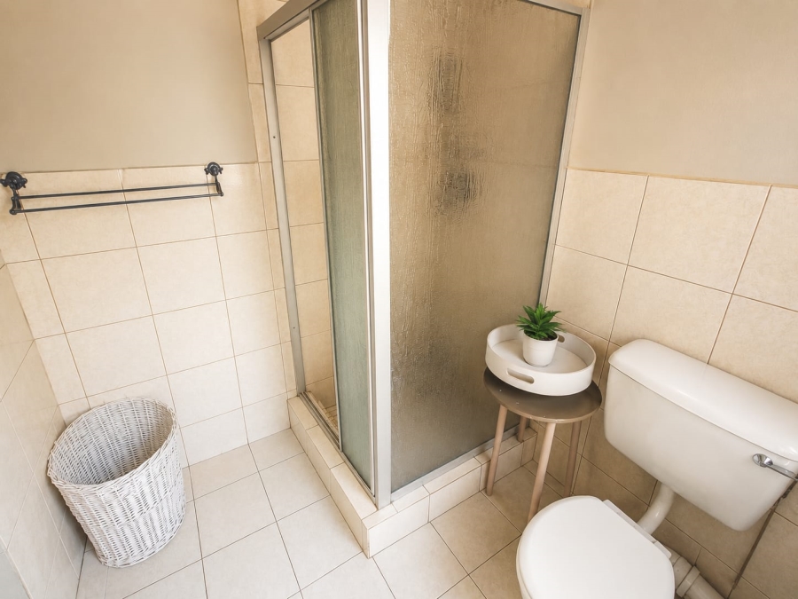 4 Bedroom Property for Sale in Rooihuiskraal North Gauteng