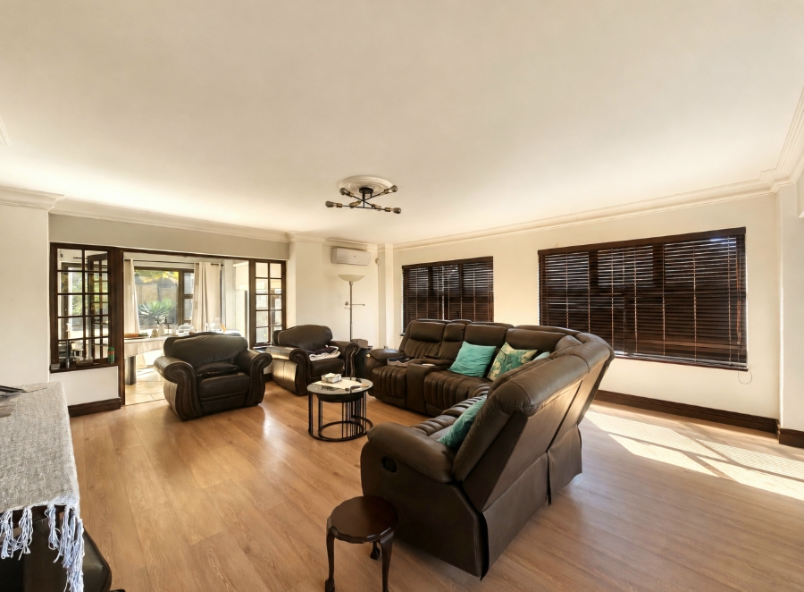 7 Bedroom Property for Sale in Moreleta Park Gauteng
