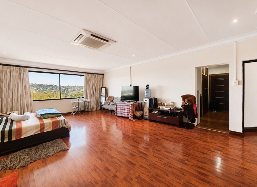 7 Bedroom Property for Sale in Moreleta Park Gauteng