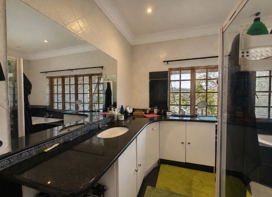 7 Bedroom Property for Sale in Moreleta Park Gauteng