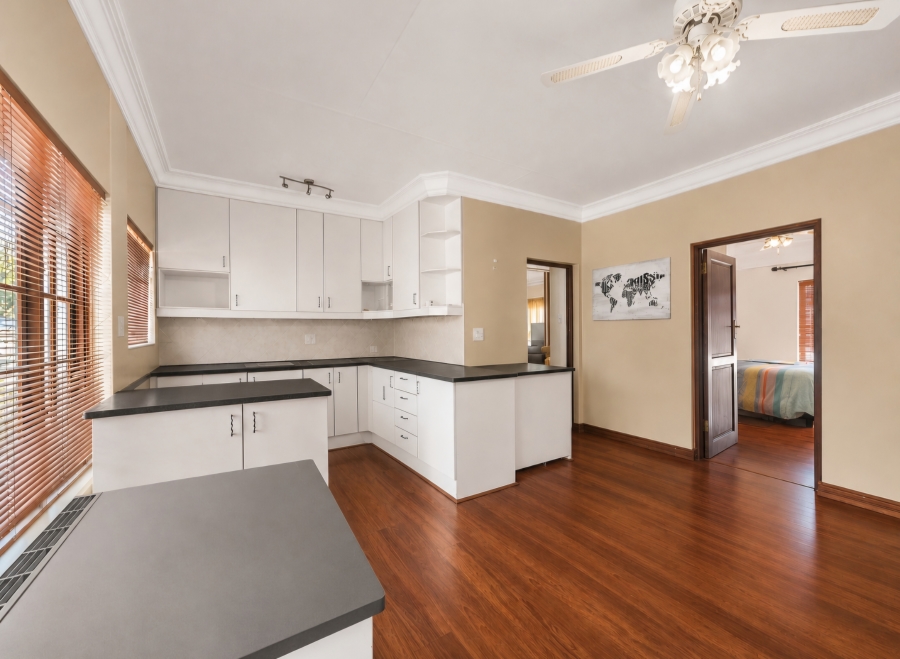 7 Bedroom Property for Sale in Moreleta Park Gauteng