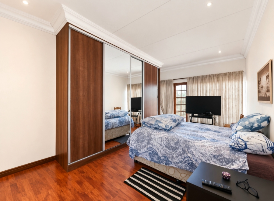 7 Bedroom Property for Sale in Moreleta Park Gauteng
