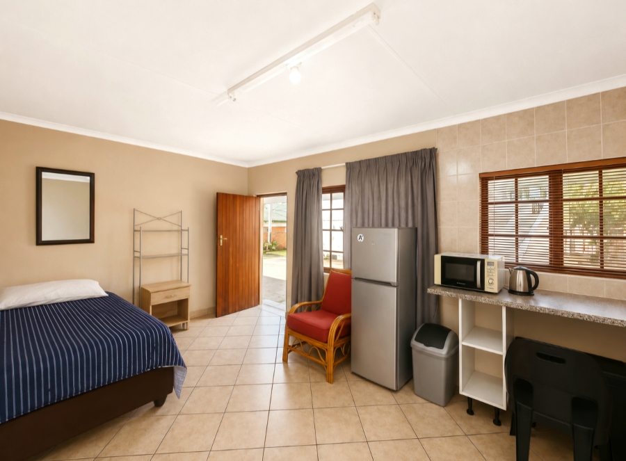 7 Bedroom Property for Sale in Moreleta Park Gauteng