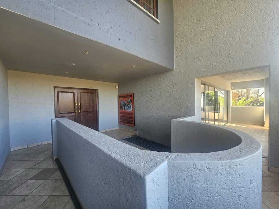 7 Bedroom Property for Sale in Moreleta Park Gauteng