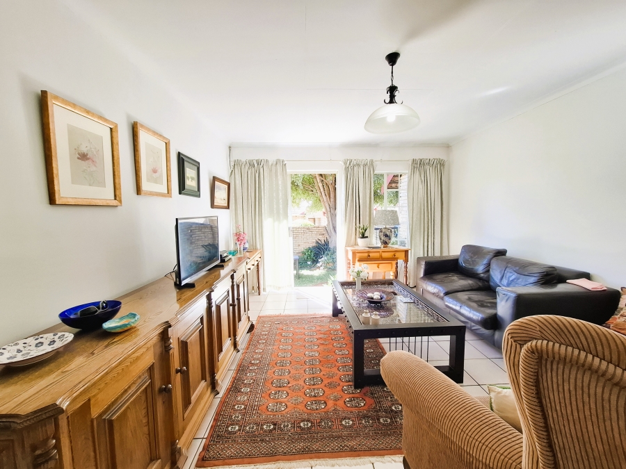 2 Bedroom Property for Sale in Faerie Glen Gauteng