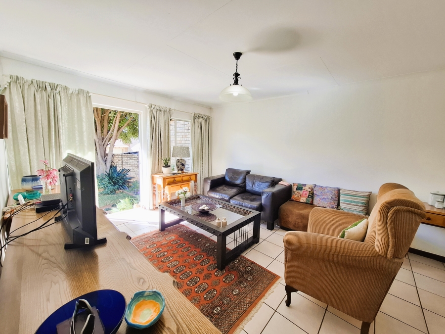 2 Bedroom Property for Sale in Faerie Glen Gauteng