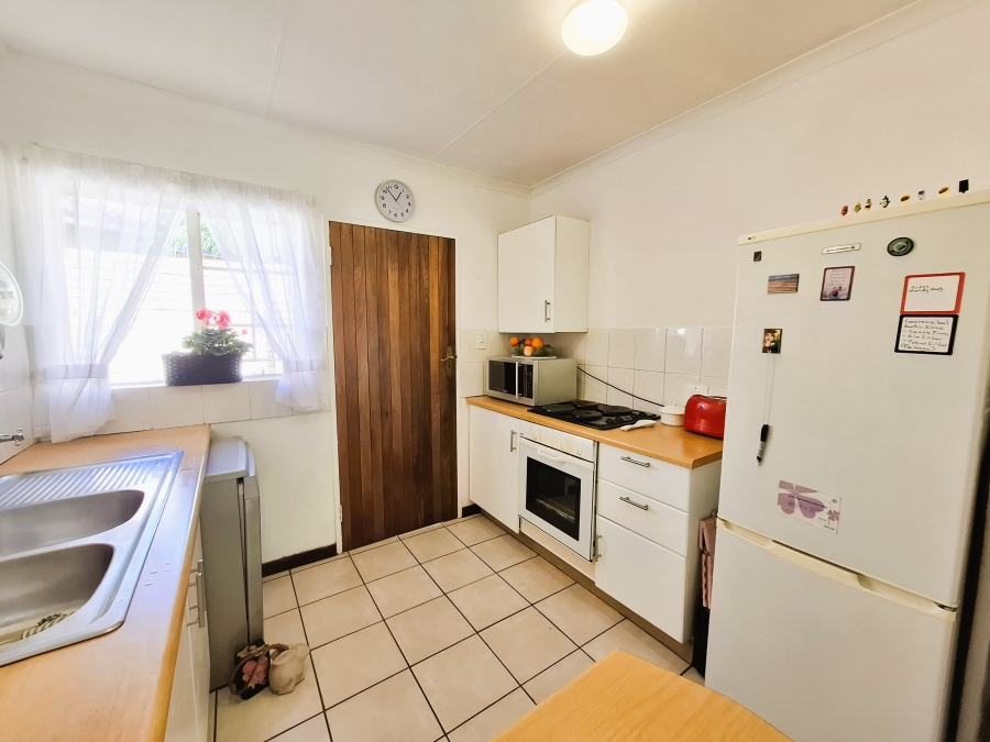 2 Bedroom Property for Sale in Faerie Glen Gauteng