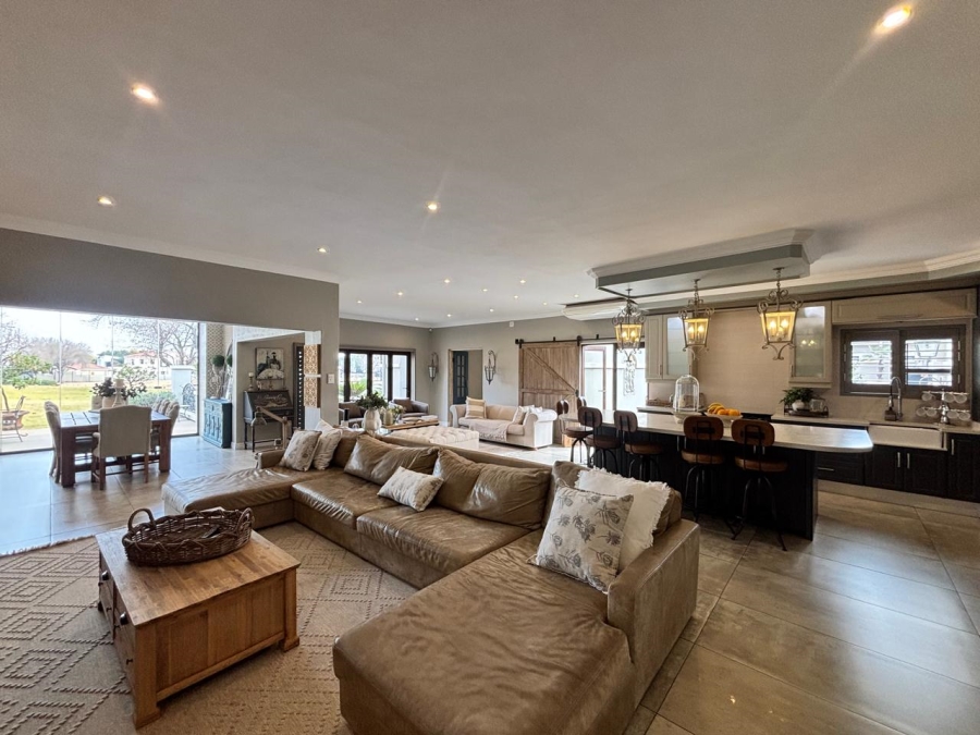 5 Bedroom Property for Sale in Emfuleni Golf Estate Gauteng