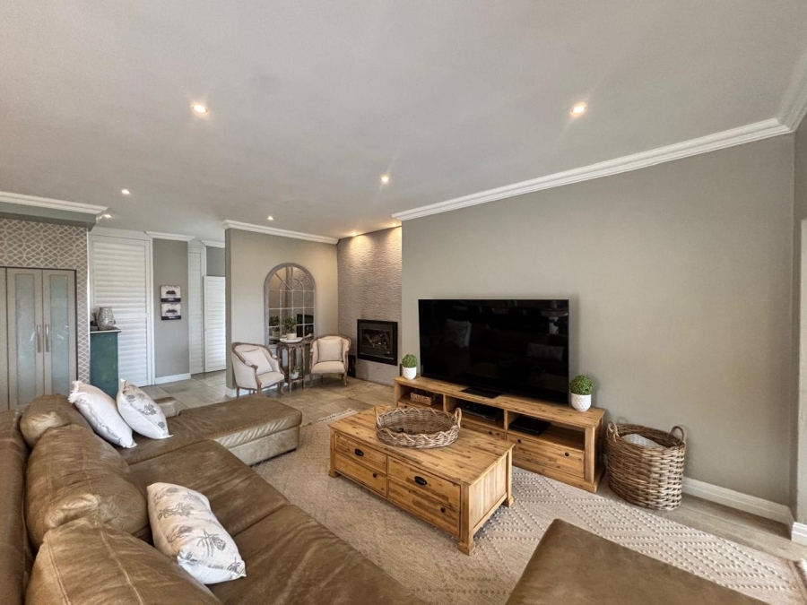 5 Bedroom Property for Sale in Emfuleni Golf Estate Gauteng