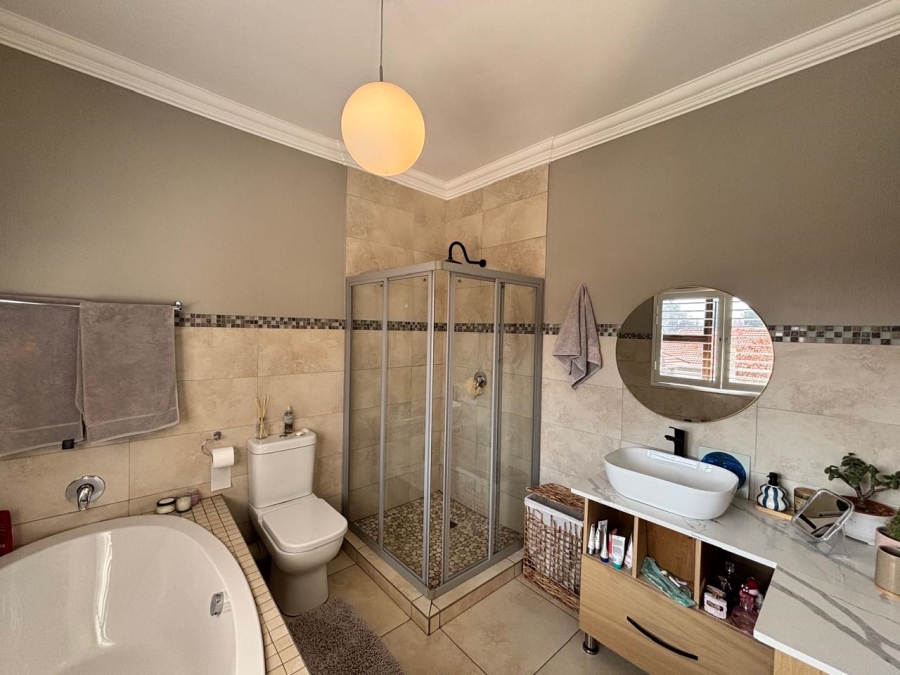 5 Bedroom Property for Sale in Emfuleni Golf Estate Gauteng
