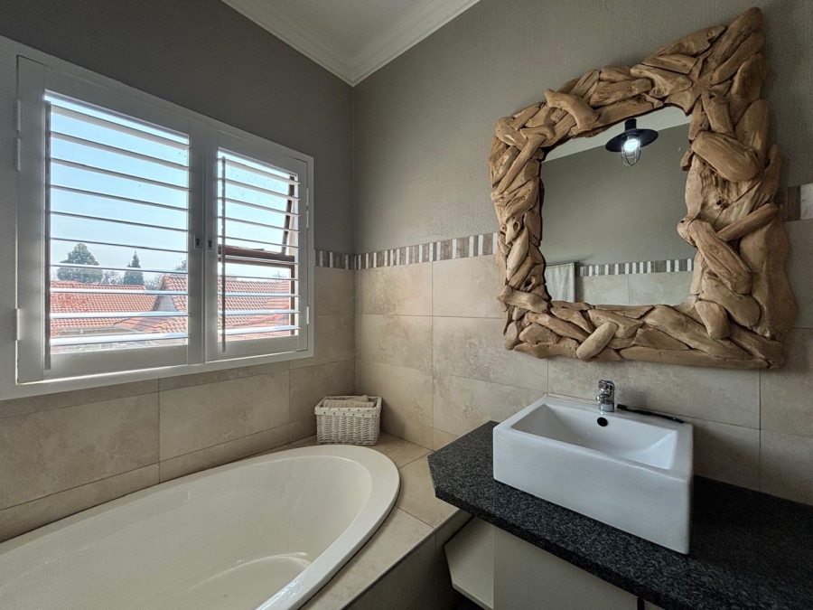 5 Bedroom Property for Sale in Emfuleni Golf Estate Gauteng