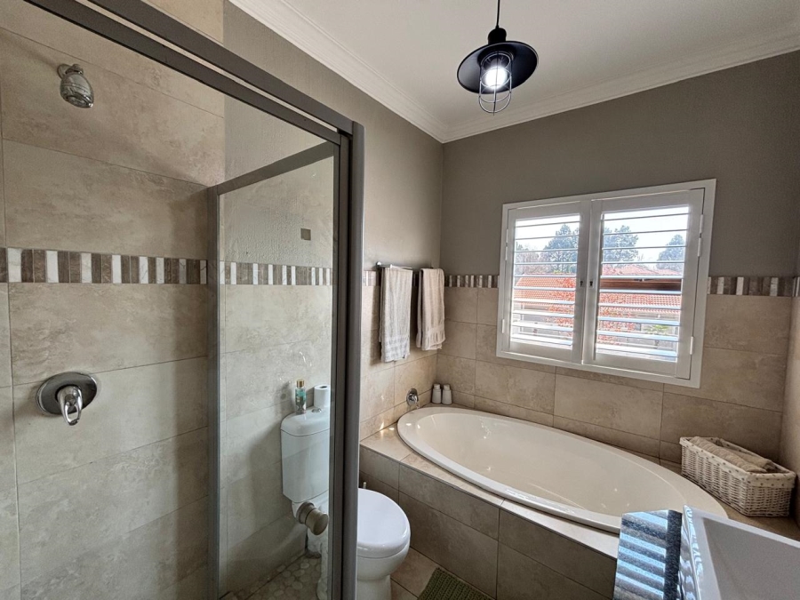 5 Bedroom Property for Sale in Emfuleni Golf Estate Gauteng