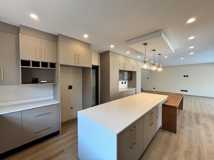 5 Bedroom Property for Sale in Emfuleni Golf Estate Gauteng