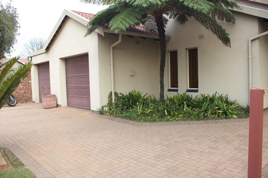 4 Bedroom Property for Sale in Edleen Gauteng