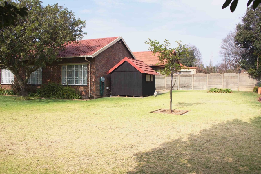 4 Bedroom Property for Sale in Edleen Gauteng