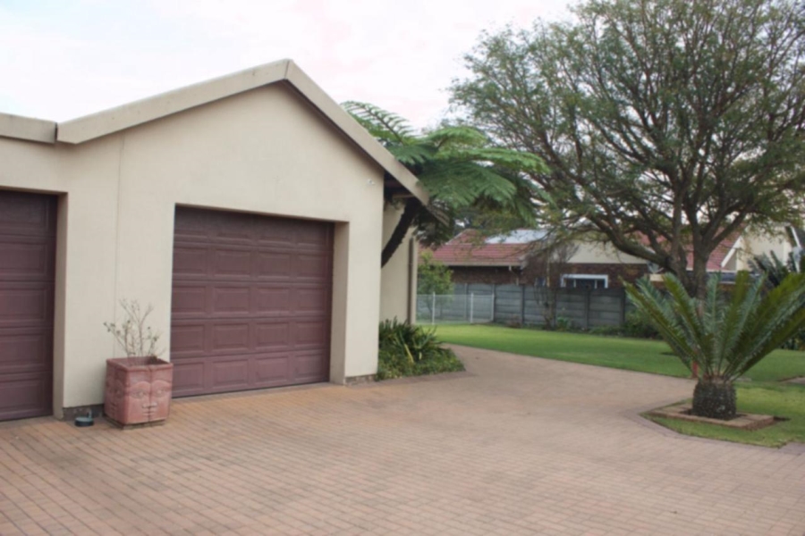 4 Bedroom Property for Sale in Edleen Gauteng