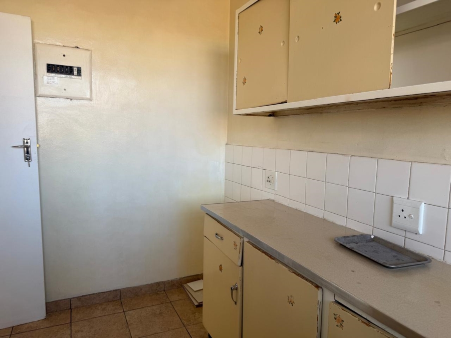 To Let 2 Bedroom Property for Rent in La Rochelle Gauteng