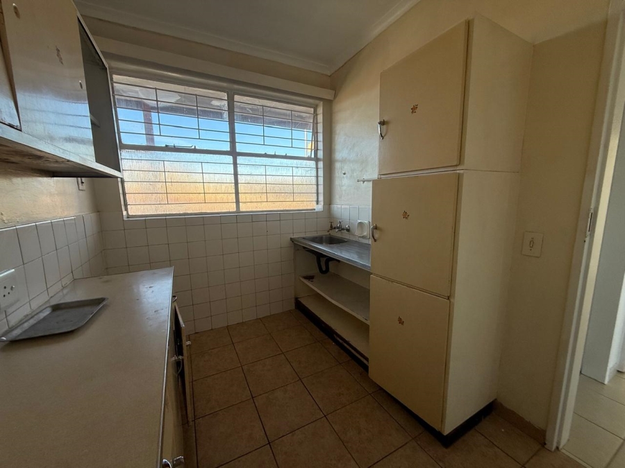 To Let 2 Bedroom Property for Rent in La Rochelle Gauteng