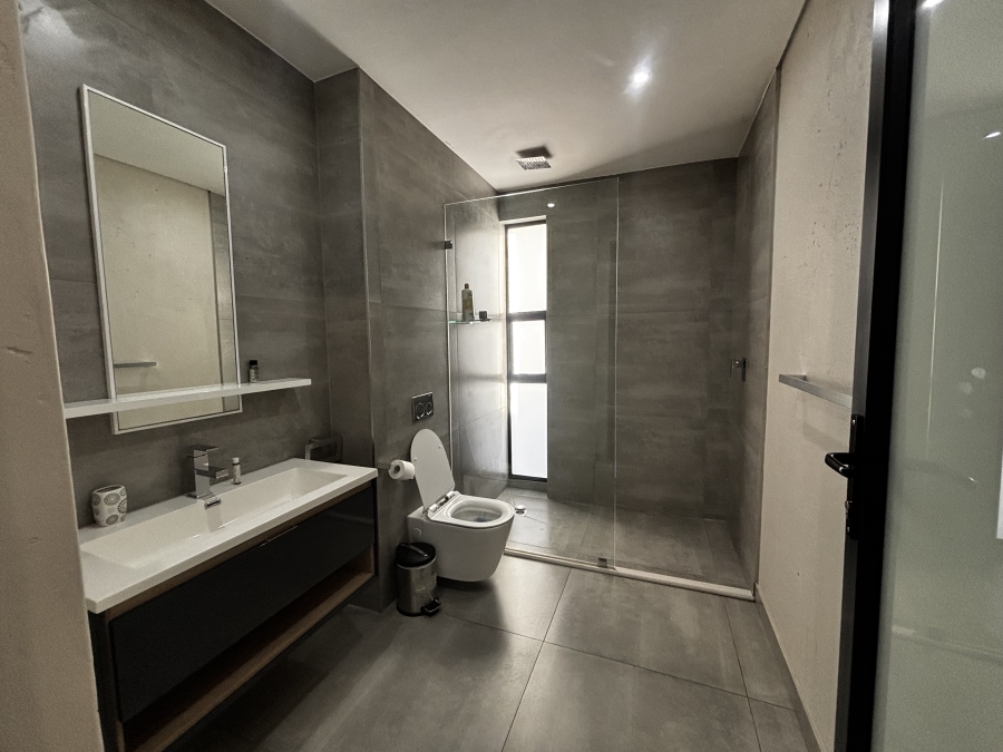 To Let 4 Bedroom Property for Rent in Sandown Gauteng