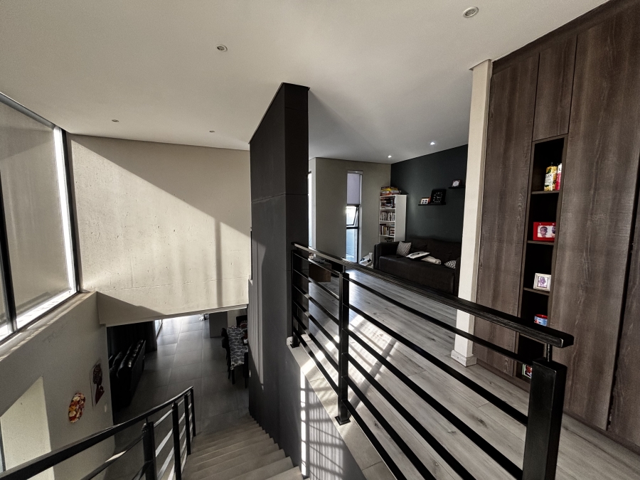 To Let 4 Bedroom Property for Rent in Sandown Gauteng